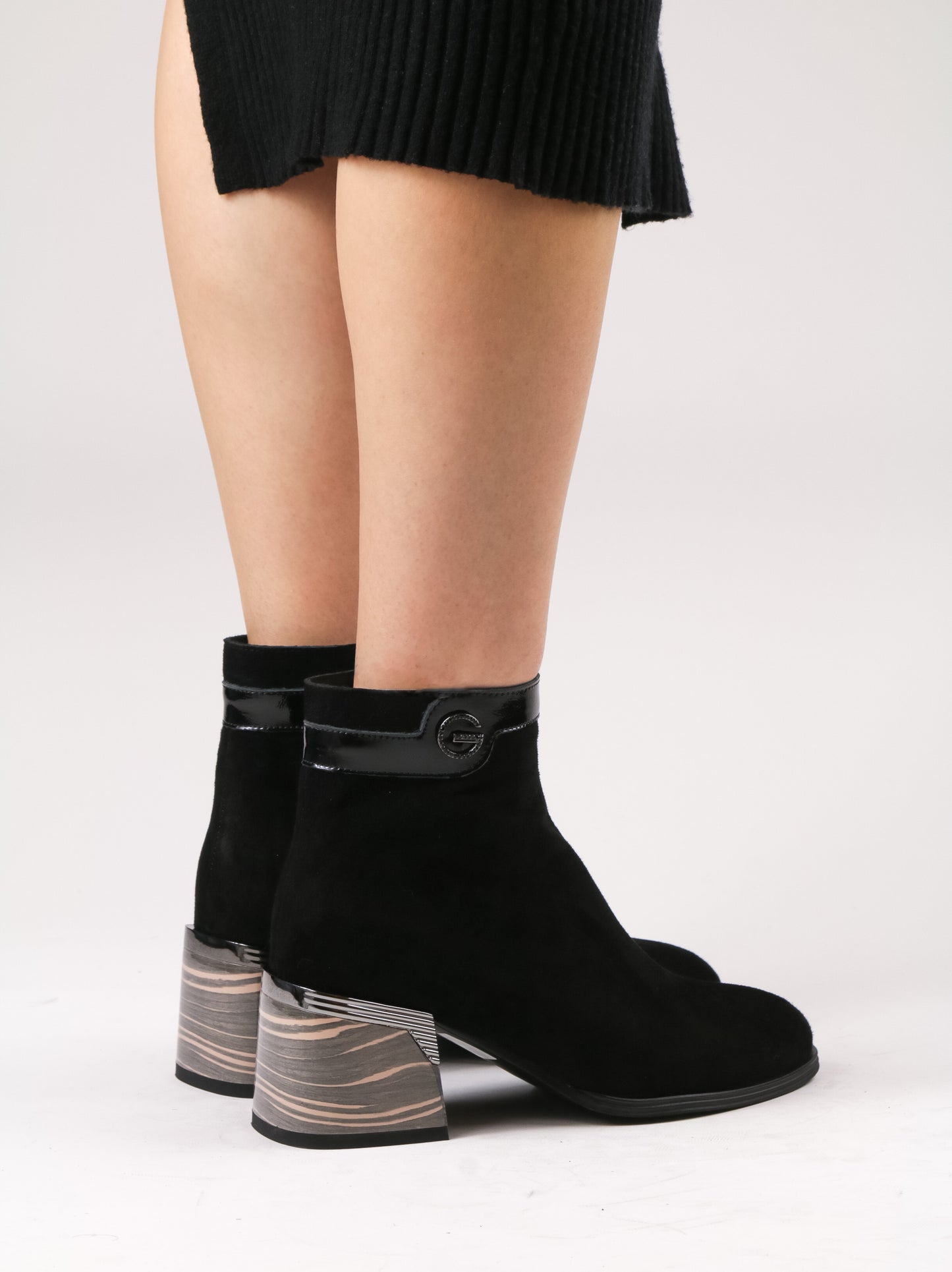 Botine dama cu toc din piele întoarsă F506