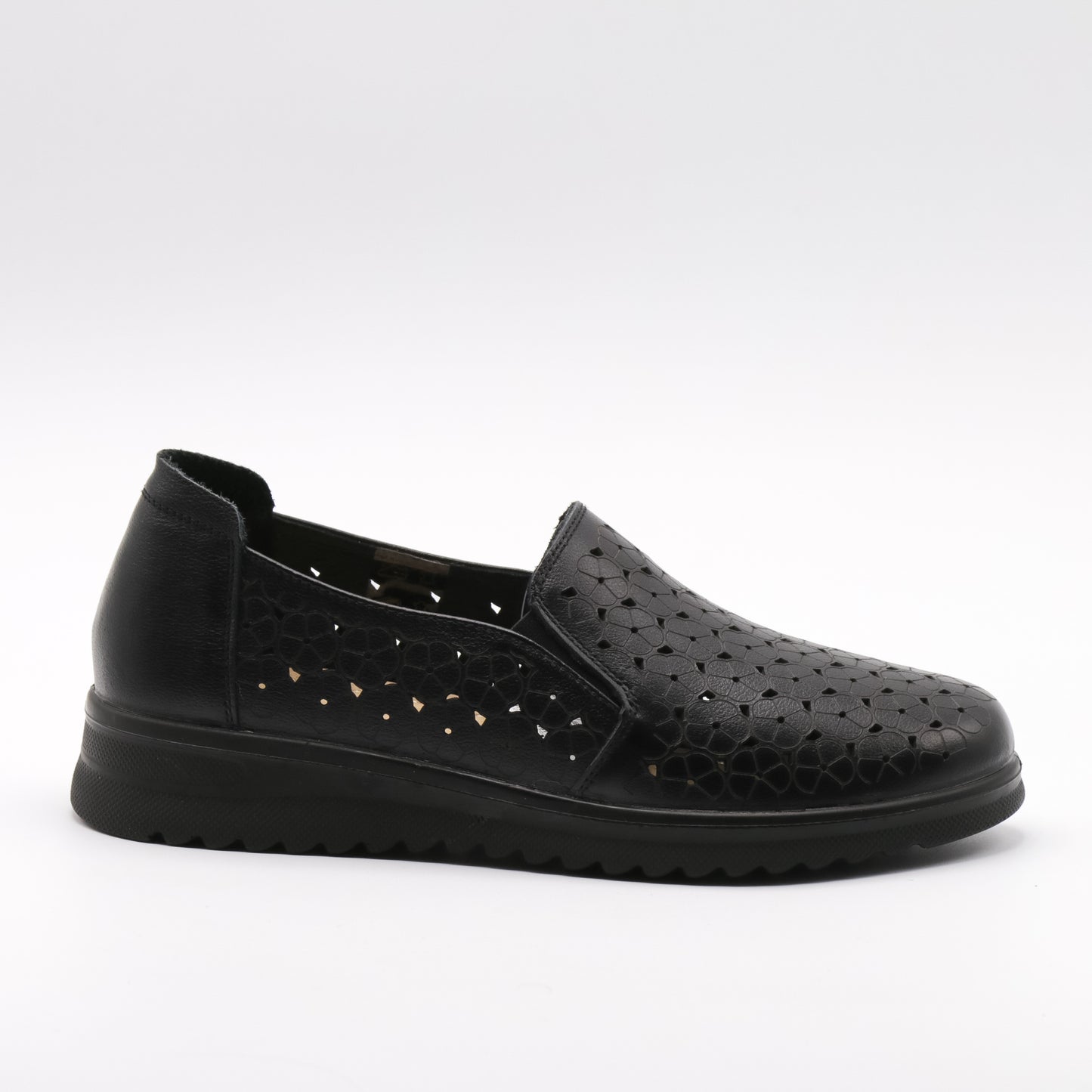 Pantofi casual damă din piele naturală perforată 071011