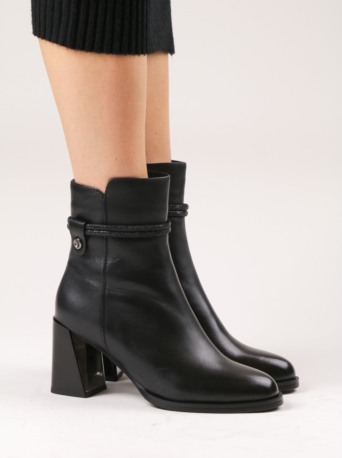 Botine dama cu toc din piele naturala V121
