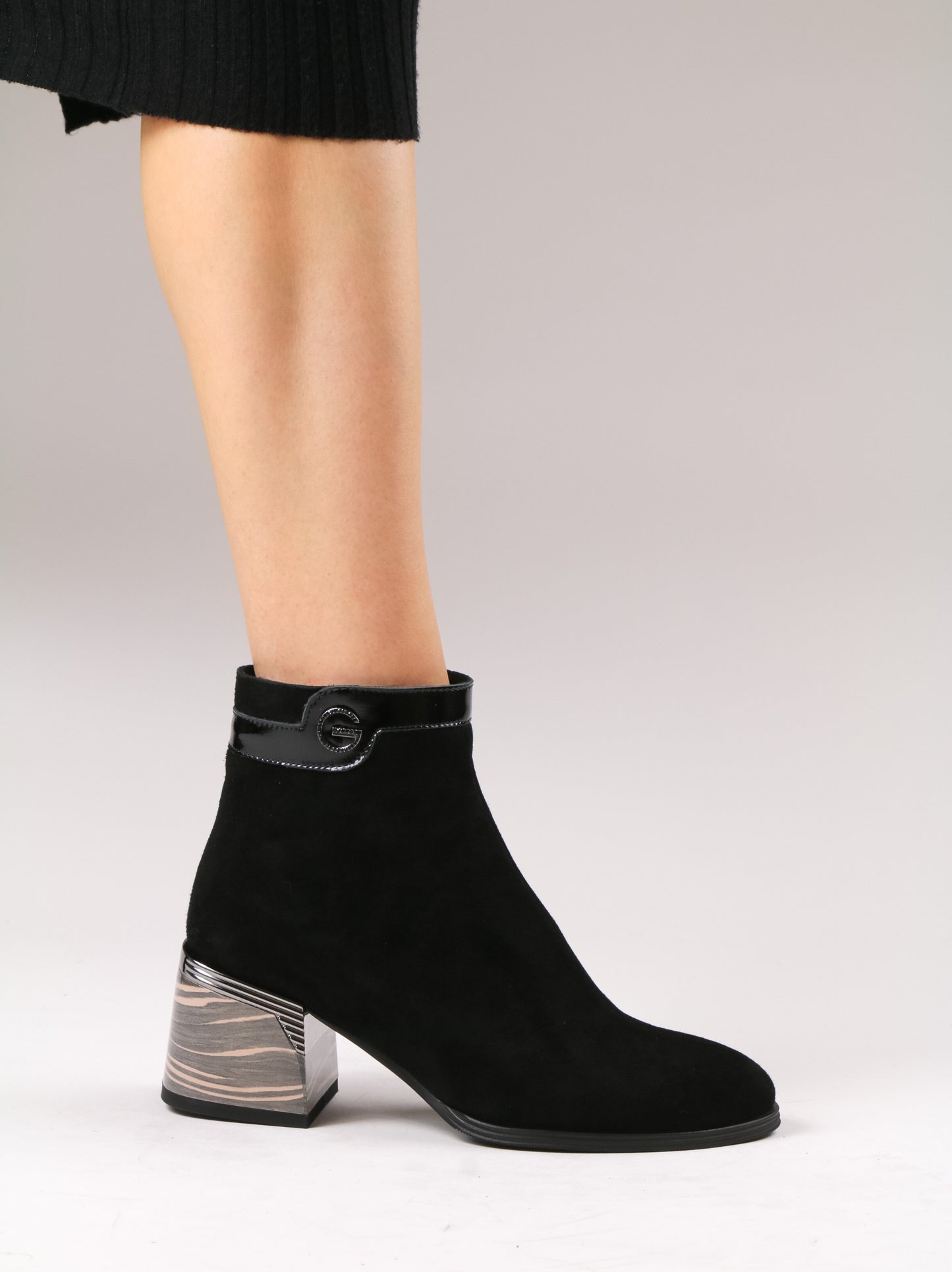 Botine dama cu toc din piele întoarsă F506