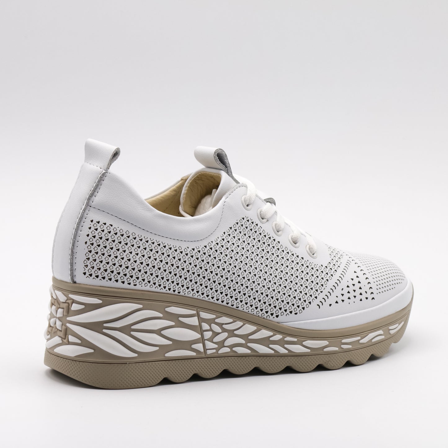 Pantofi casual damă din piele naturală perforată 5601