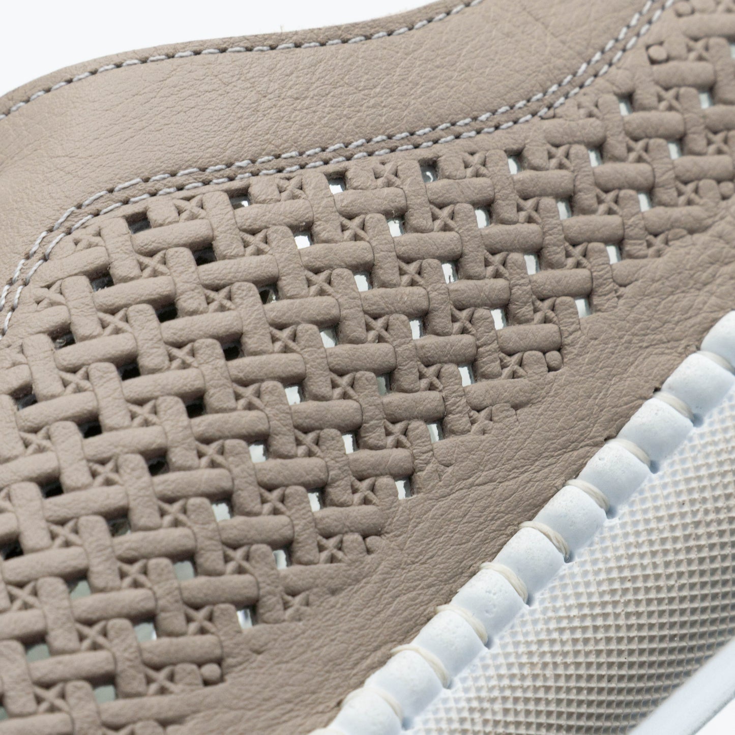 PANTOFI 102