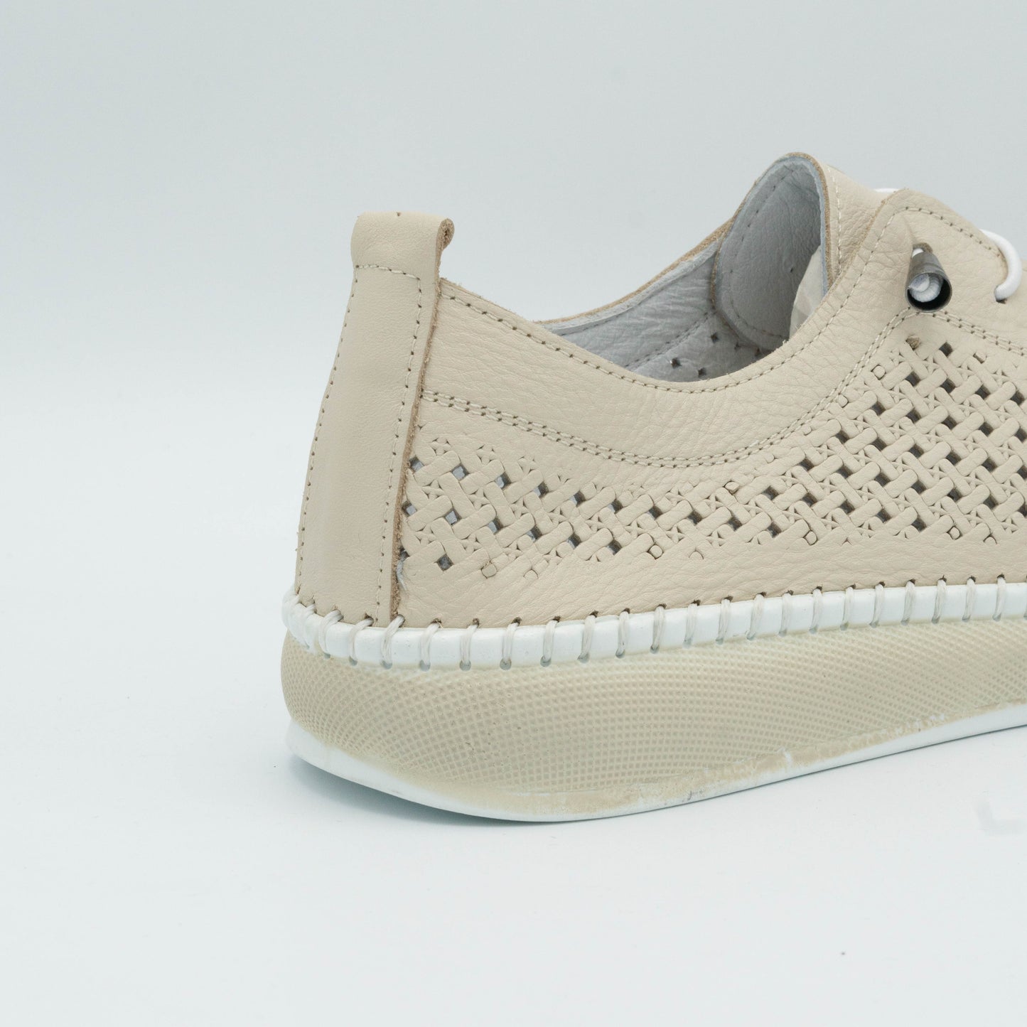 PANTOFI 102