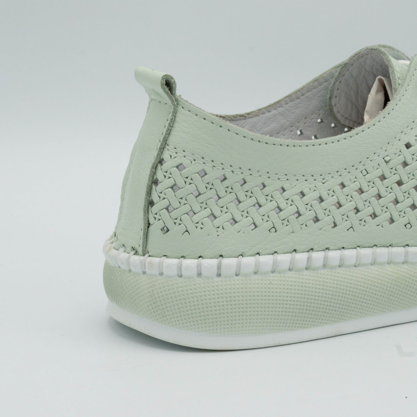 PANTOFI 102