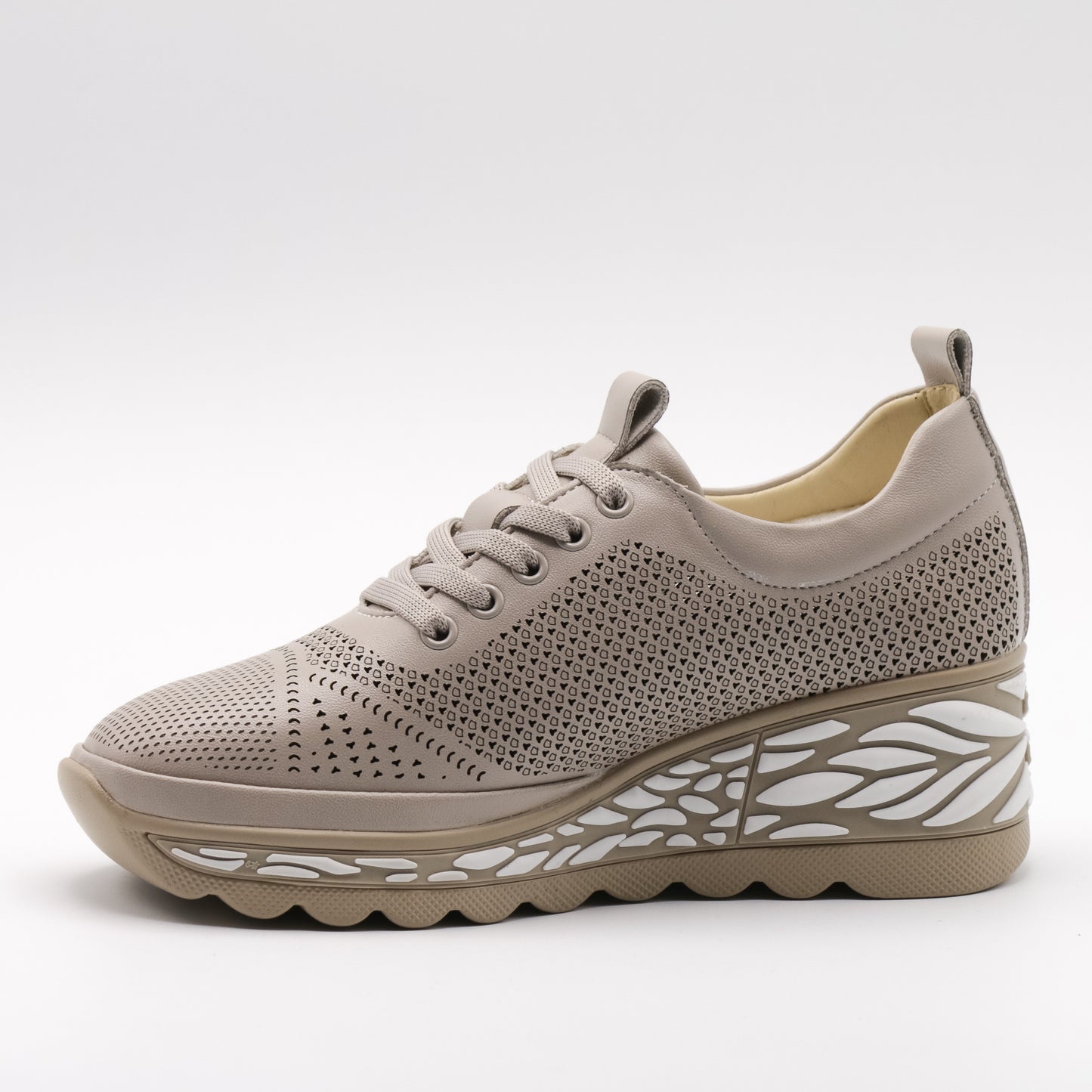 Pantofi casual damă din piele naturală perforată 5601